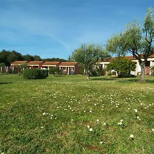 Naturist Park Koversada Villas, Szálloda